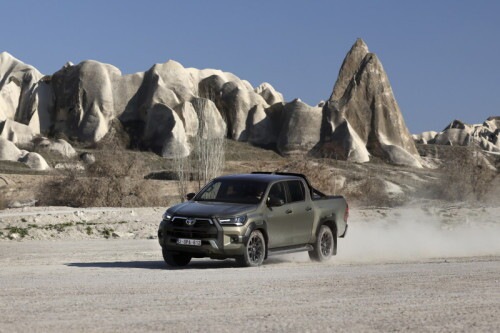 Nuova Toyota Hilux, il test