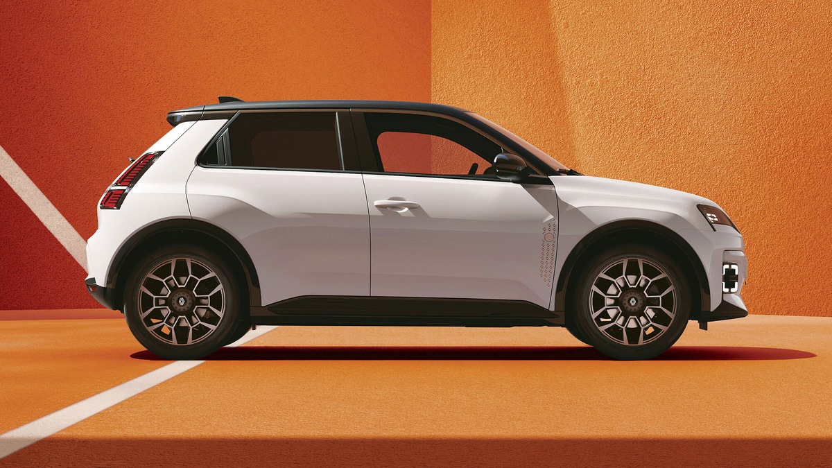 Le foto della Renault 5 E-Tech Eletric Roland Garros