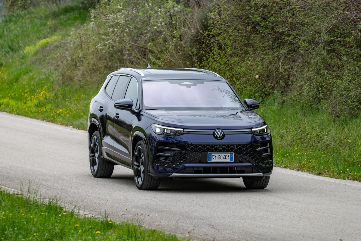 Volkswagen Tayron, il primo contatto in azione
