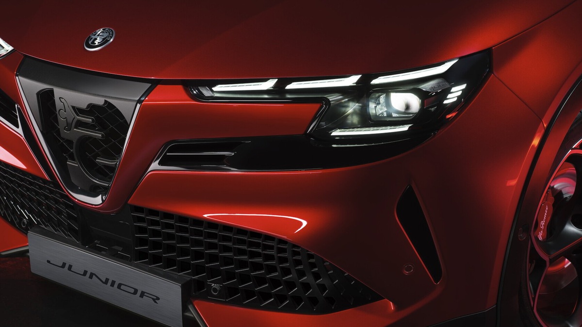 Alfa Romeo svela il logo speciale per i suoi 115 anni