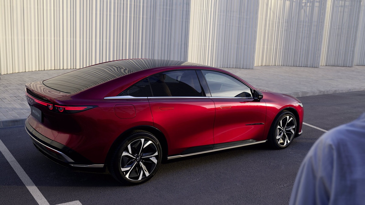 Mazda 6e, lusso elettrico