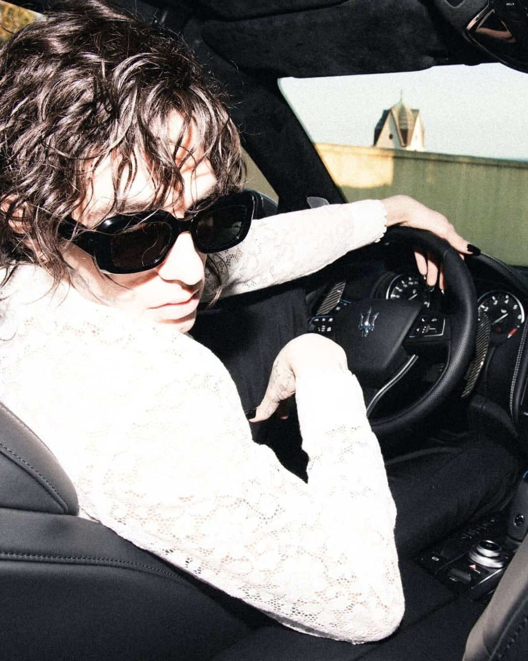 Achille Lauro, amor... per le auto: dal super Suv alla Ferrari