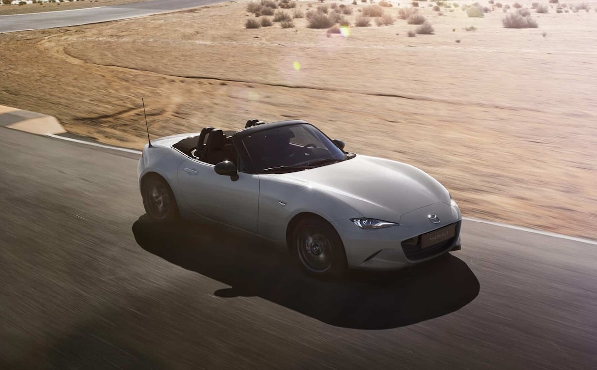 Mazda MX-5, primavera speciale con le edizioni Kazari e Homura