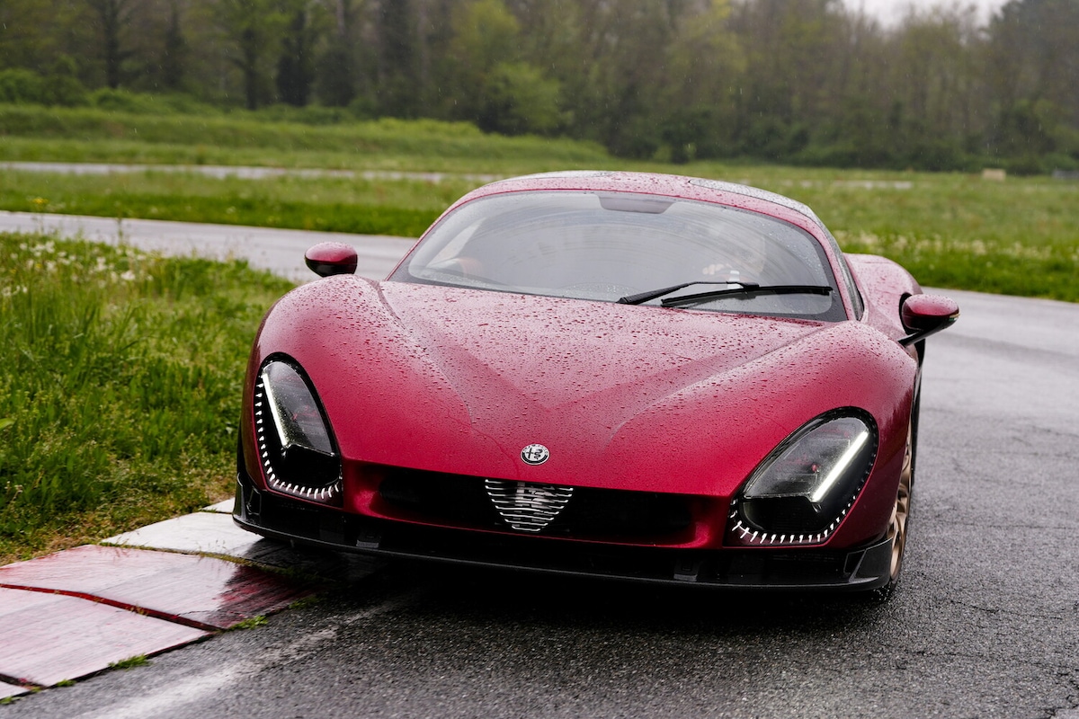 Alfa Romeo 33 Stradale, emozioni in pista