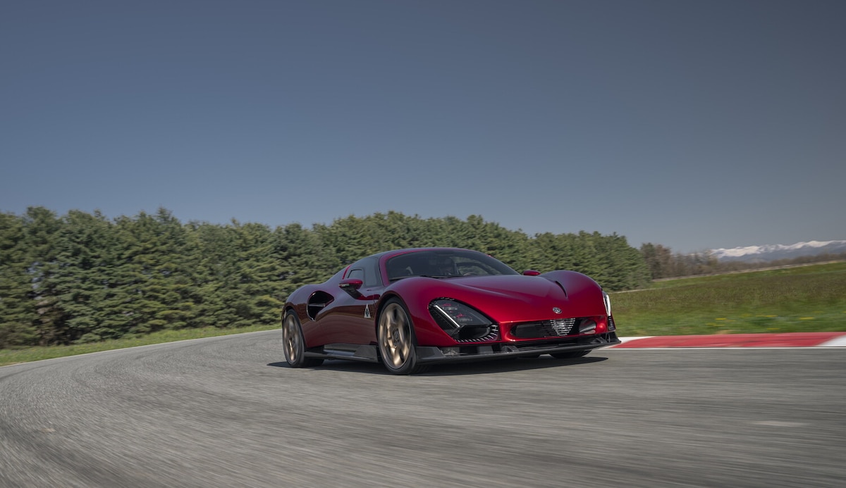 Alfa Romeo 33 Stradale, emozioni in pista