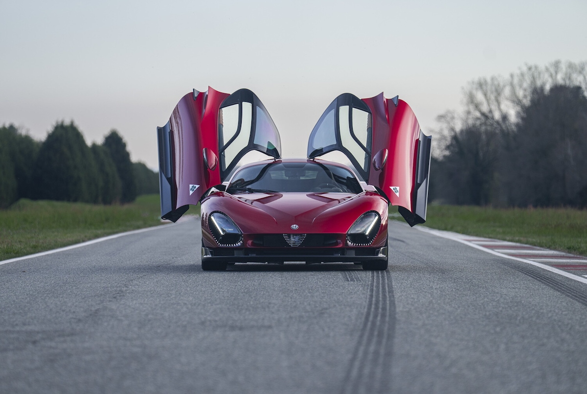 Alfa Romeo 33 Stradale, emozioni in pista