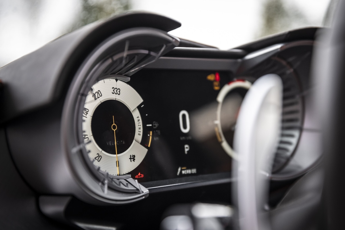 Alfa Romeo 33 Stradale, emozioni in pista