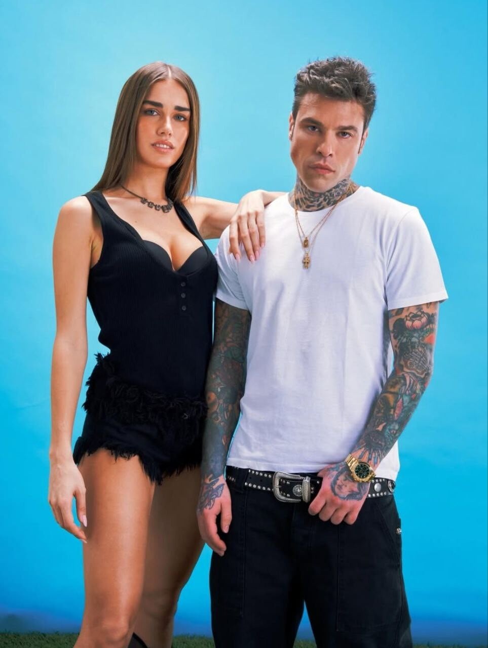 Fedez e Clara, la 600 Abarth elettrica protagonista del videoclip di "Scelte stupide"