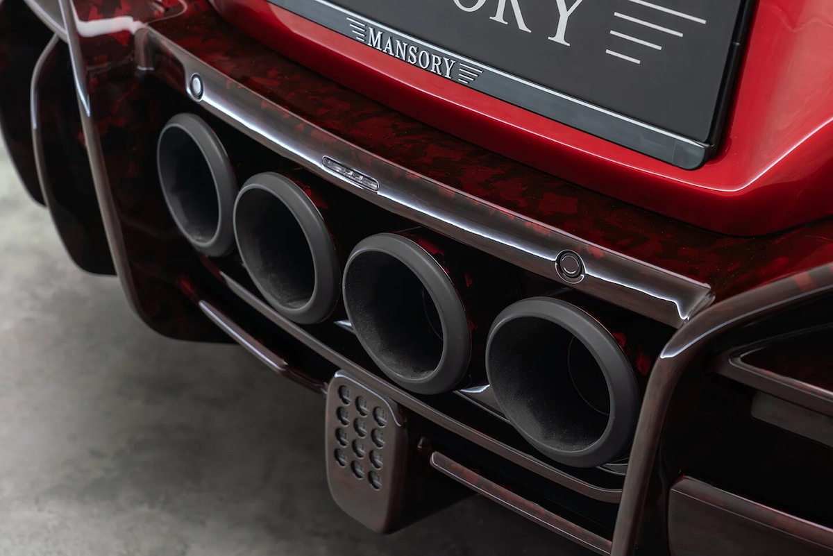 Ferrari Purosangue Pugnator Tricolore by Mansory