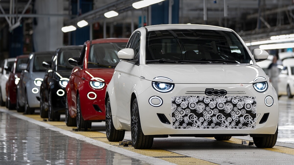Fiat 500 Hybrid, com'è e quando arriva: avviata la produzione a Mirafiori