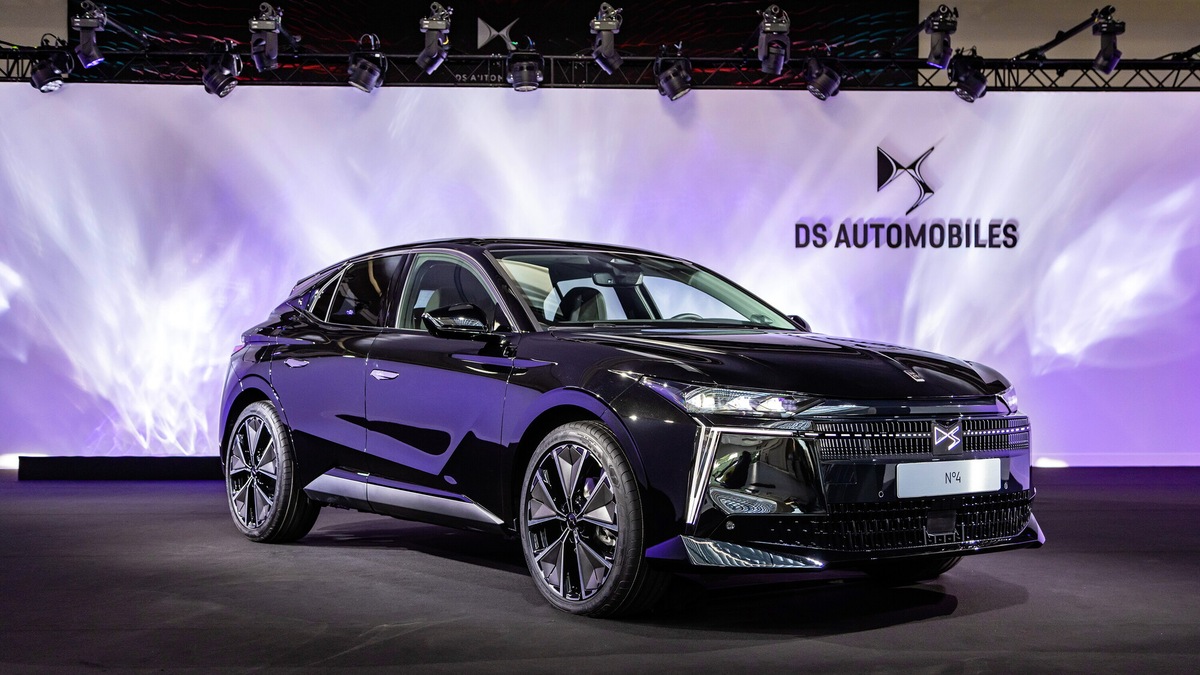 DS N°4, anteprima della hatchback premium francese
