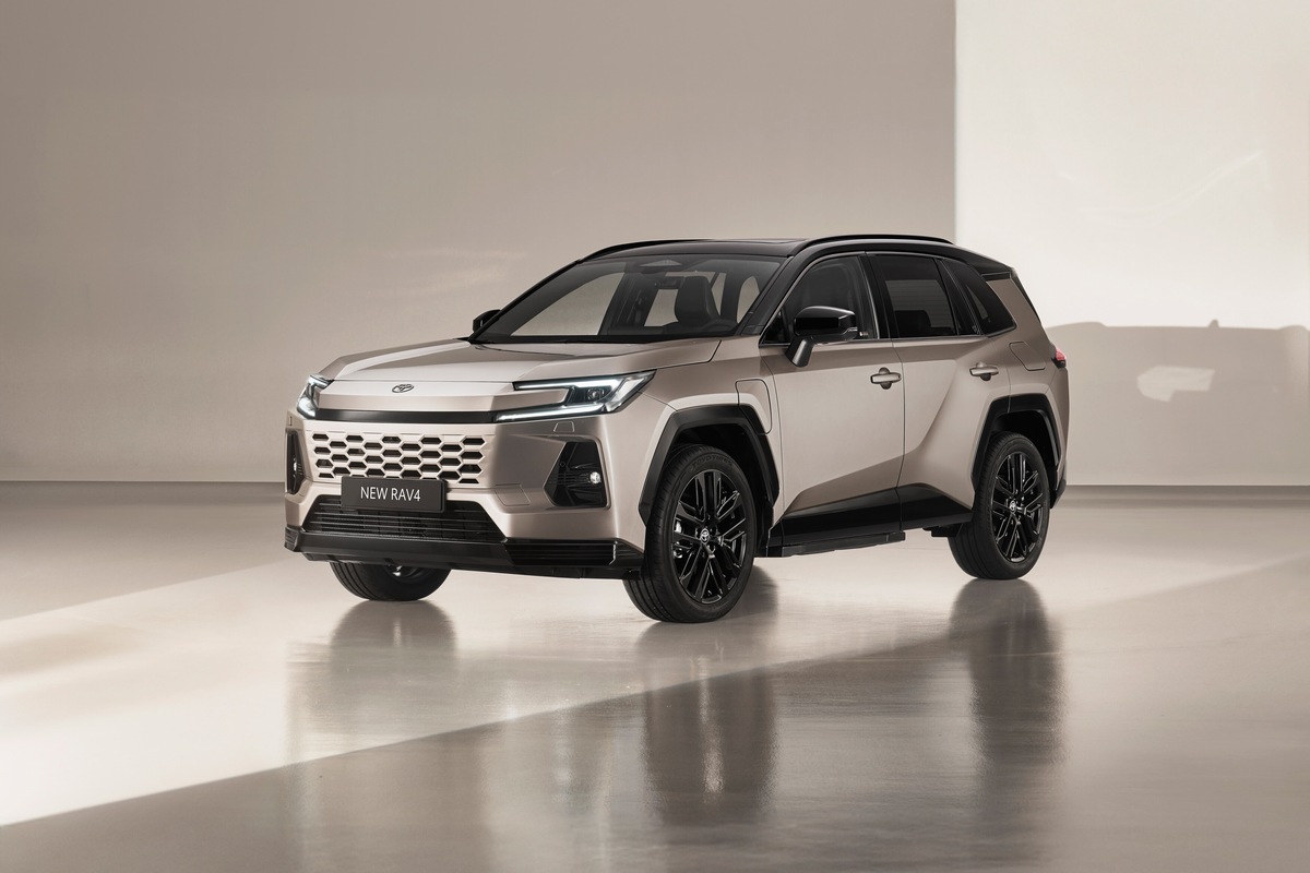 Toyota RAV4, la sesta punta tutto su ibrido e tecnologia