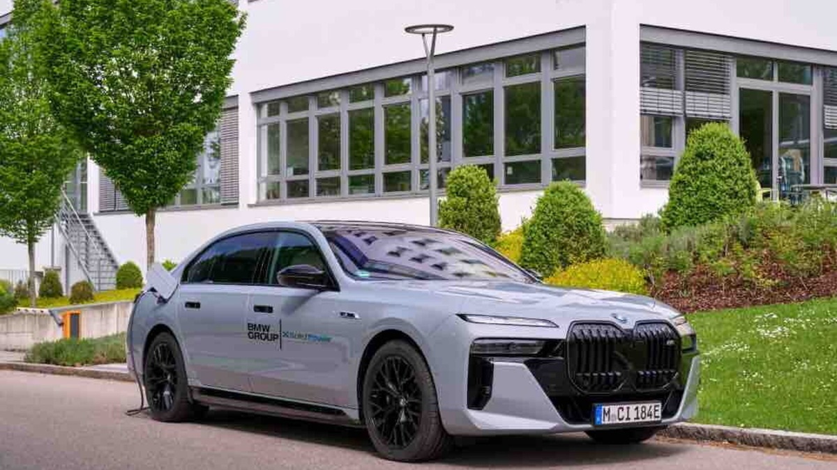 BMW Group accelera sull’elettrico: test su strada per le batterie allo stato solido