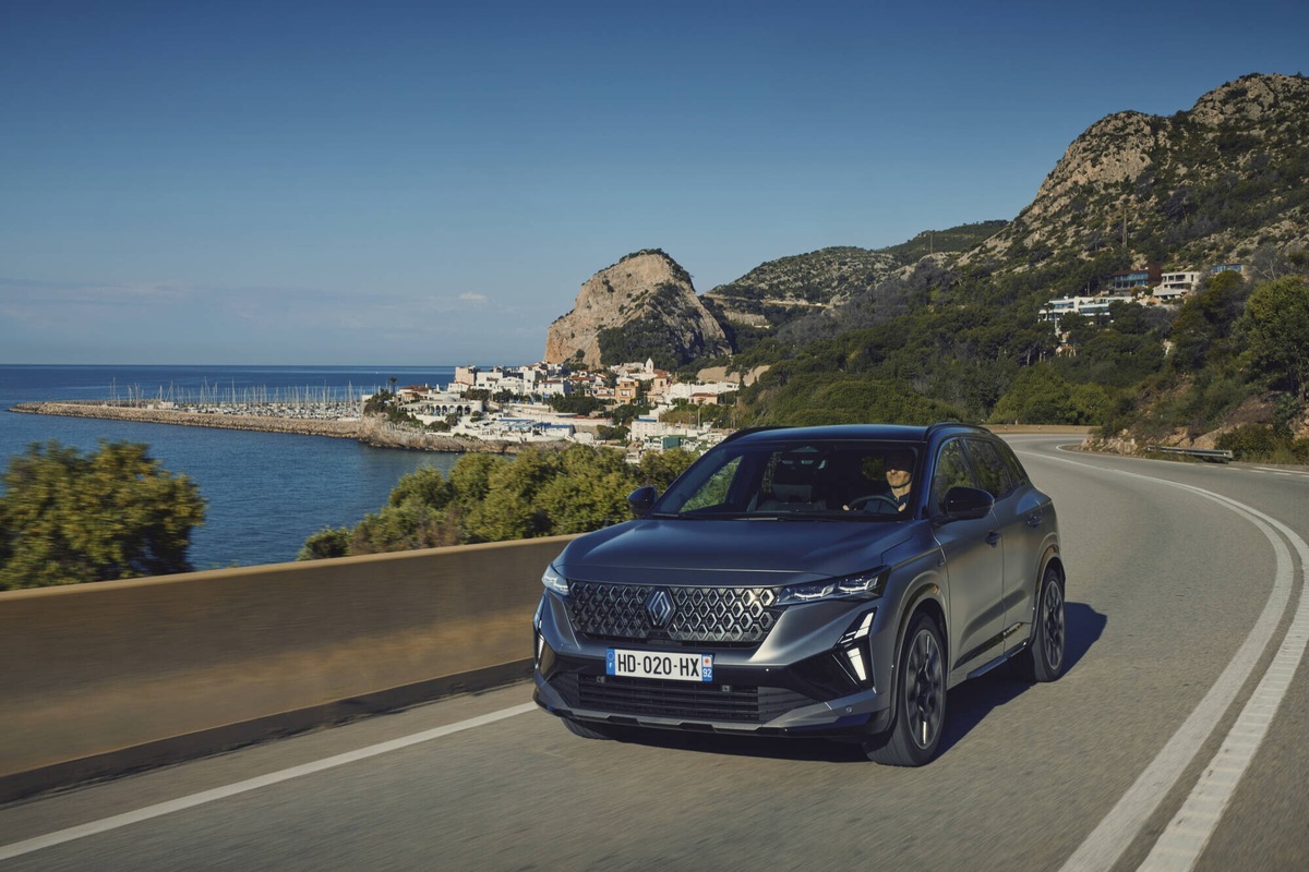 Renault Austral, il Suv si aggiorna con mild hybrid e più tecnologia