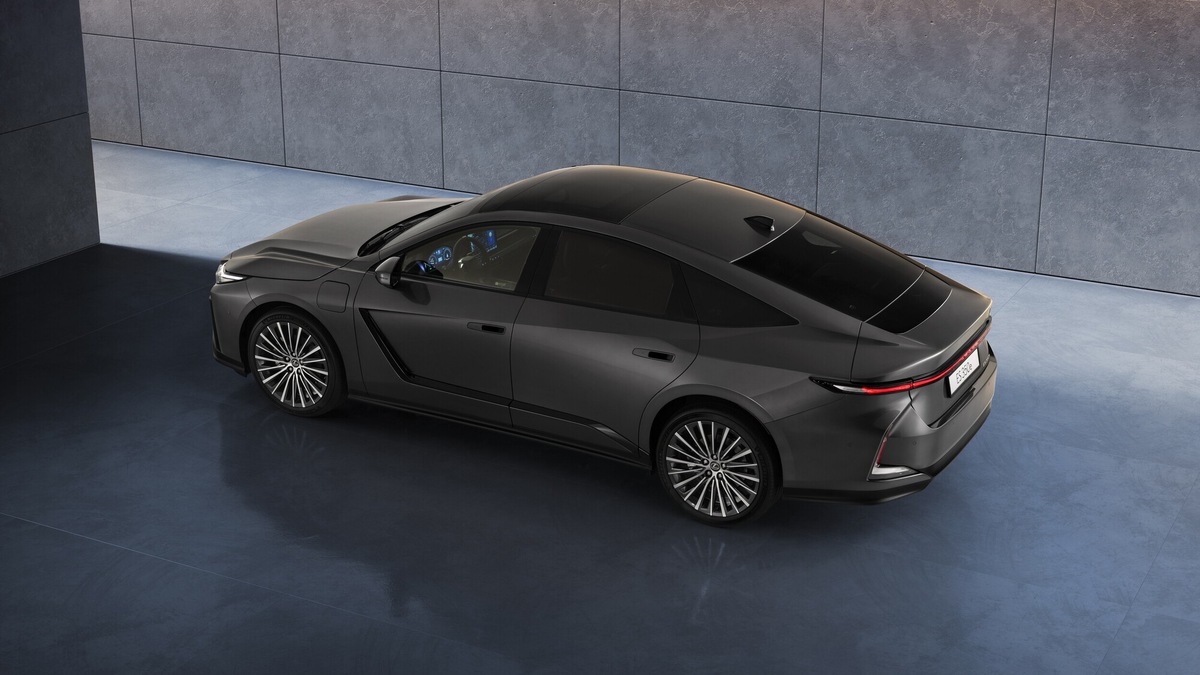 Lexus ES 2025