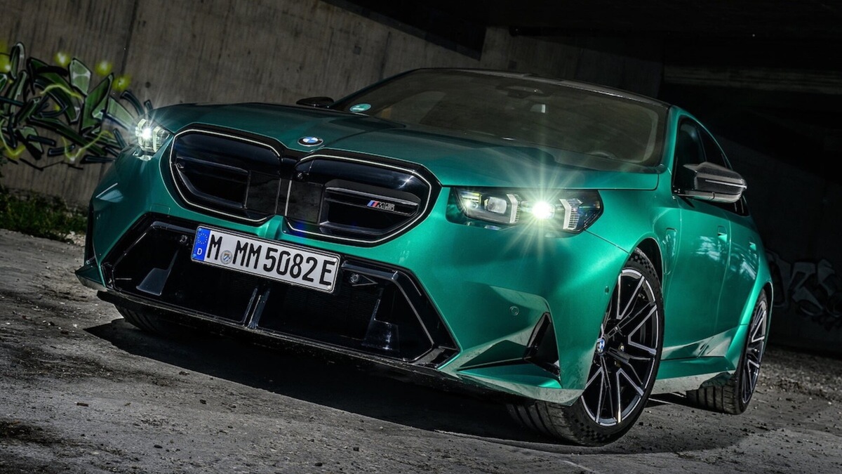 BMW Serie 5 restyling cambia tutto sul frontale, ecco quando e come sarà