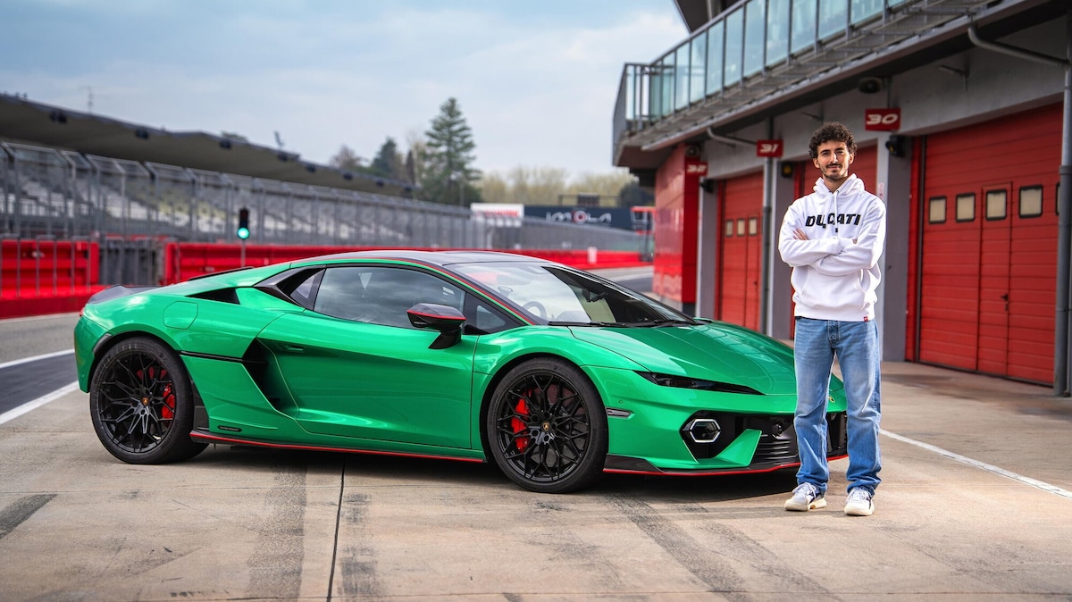 Bagnaia in pista con la Lamborghini a Imola: "Da paura"