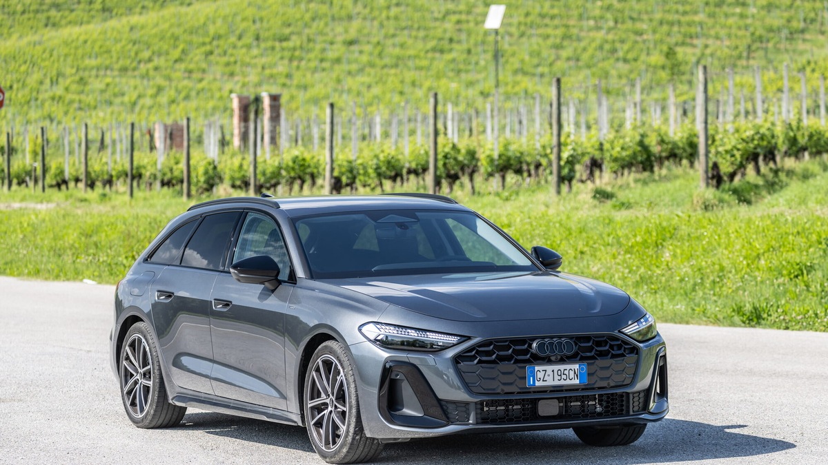 Audi A5 e-hybrid, prova della familiare alla spina