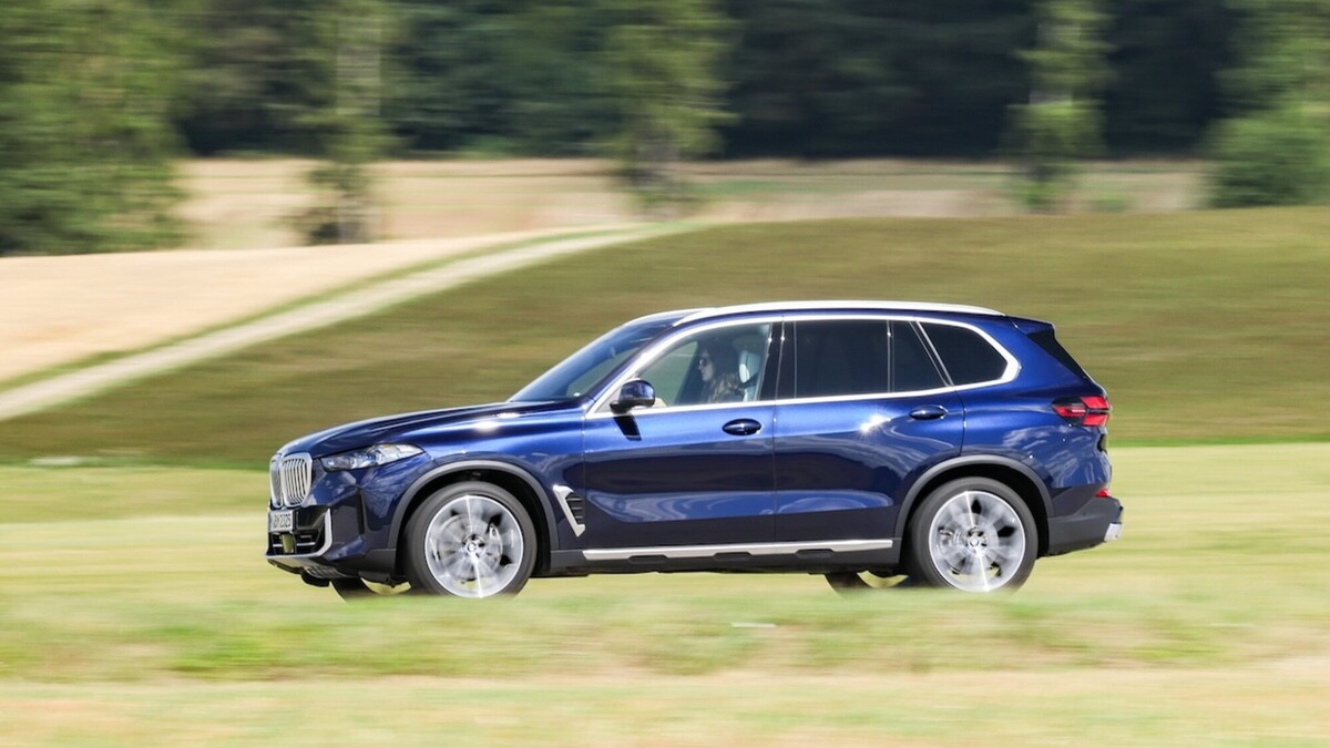 Nuova BMW X5 sarà anche elettrica con range extender, una tecnologia che ritorna