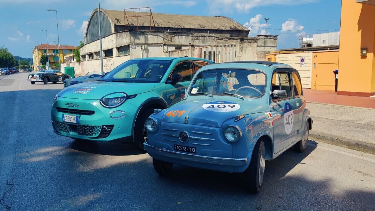 Fiat 600, l'abitacolo della storica e della moderna a confronto