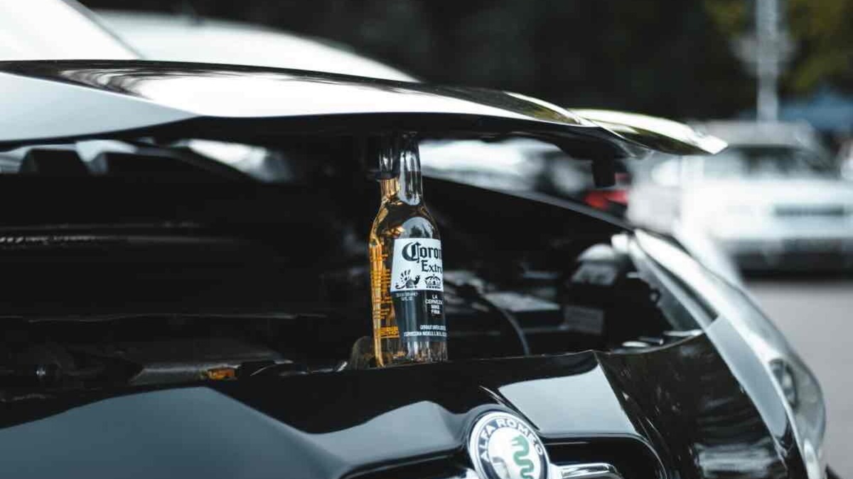 Nuovo Codice della strada, arriva l’alcolock: stop all’auto se hai bevuto. Ecco come funziona