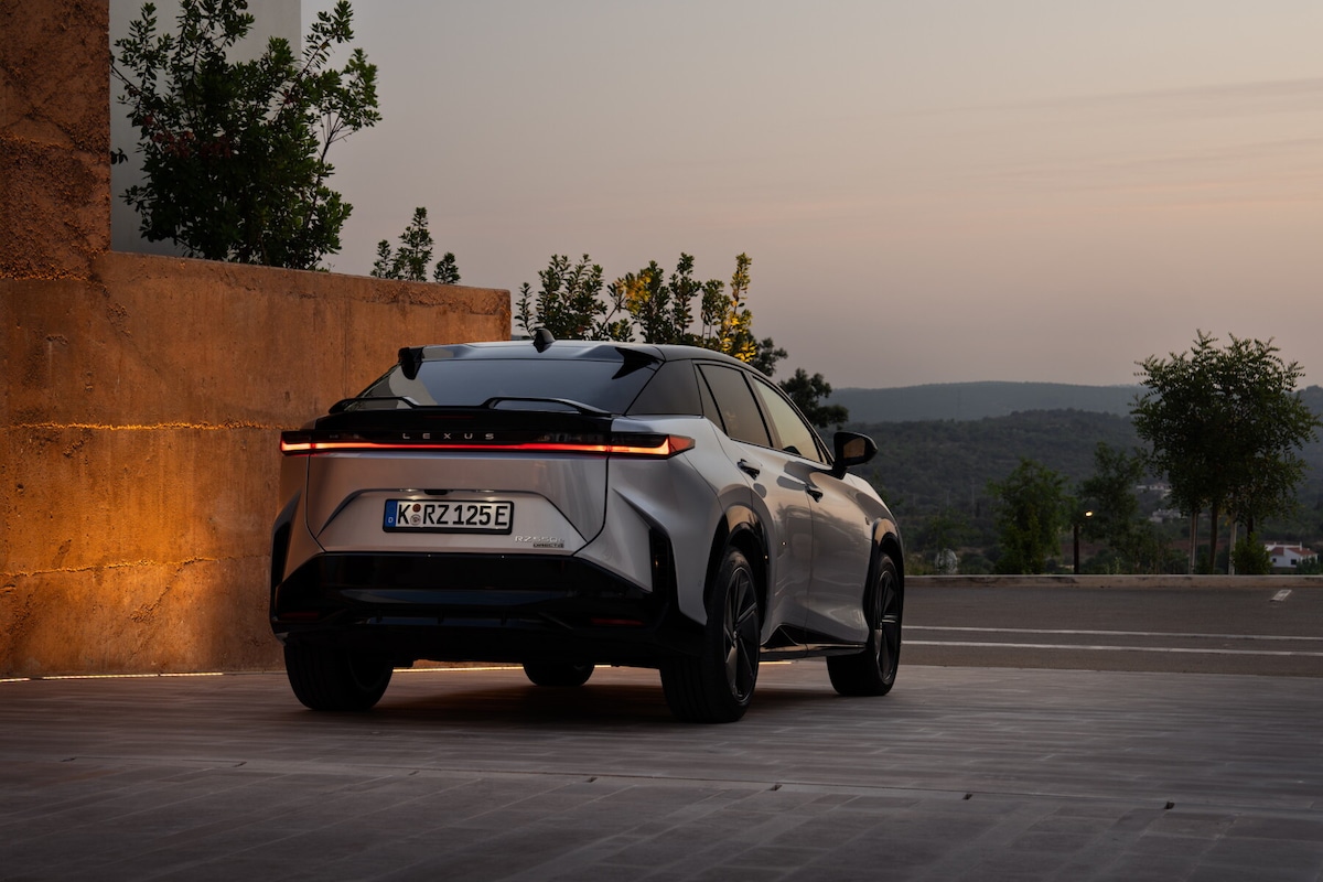 Lexus RZ 2026