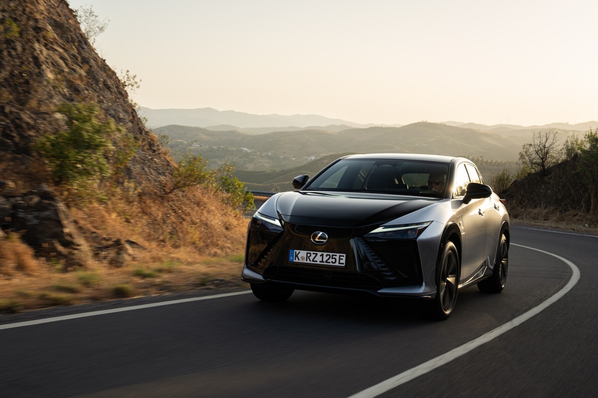 Lexus RZ 2026