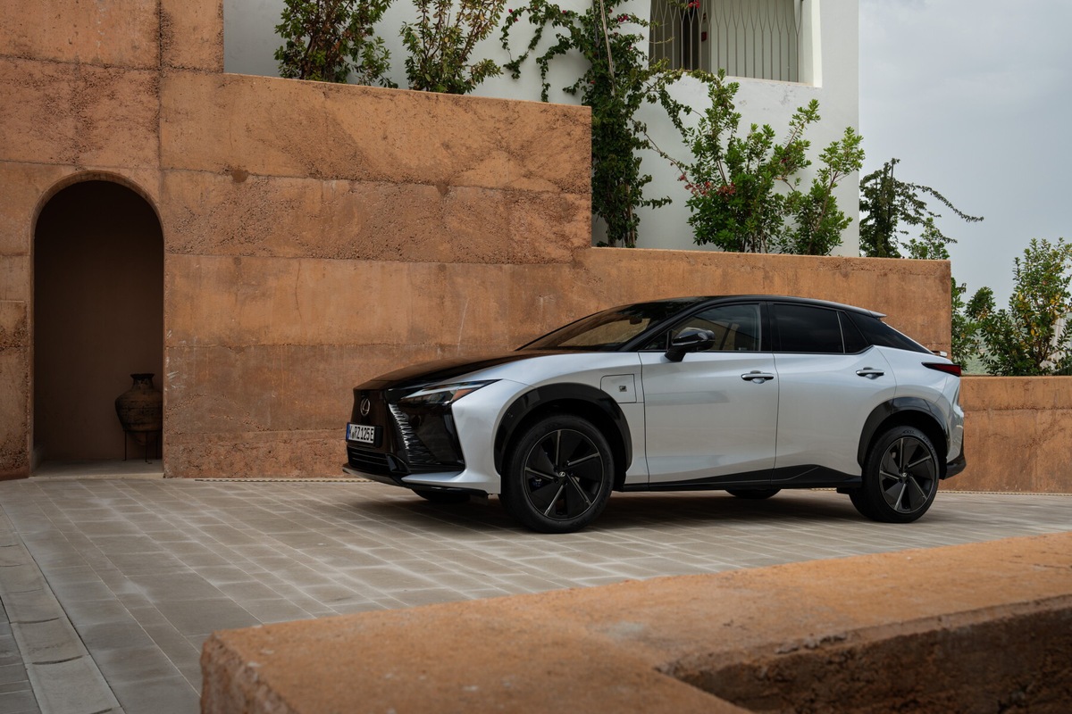 Lexus RZ 2026