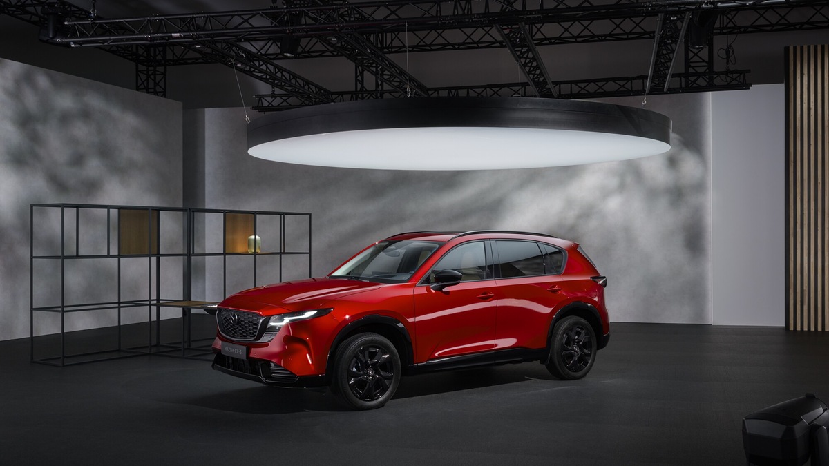 Mazda CX-5, la terza generazione è più grande e più tech