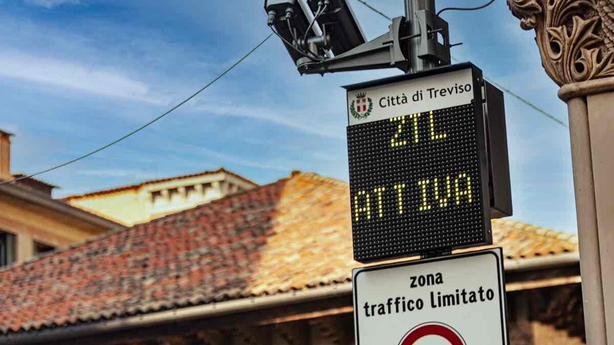 Ztl Quadrilatero rinviata: niente multe fino a settembre, ma restano le polemiche