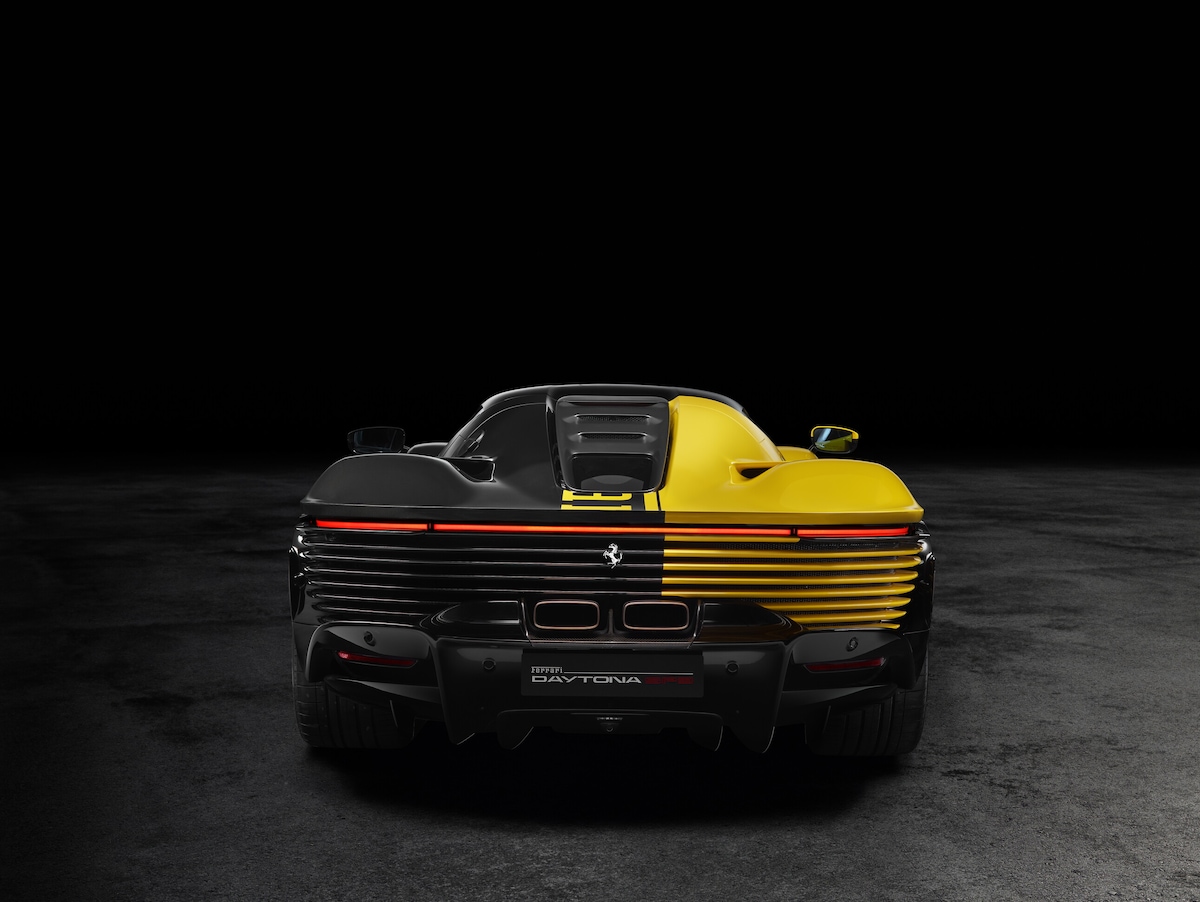 Ferrari SP3 Daytona, esemplare unico all'asta per beneficenza