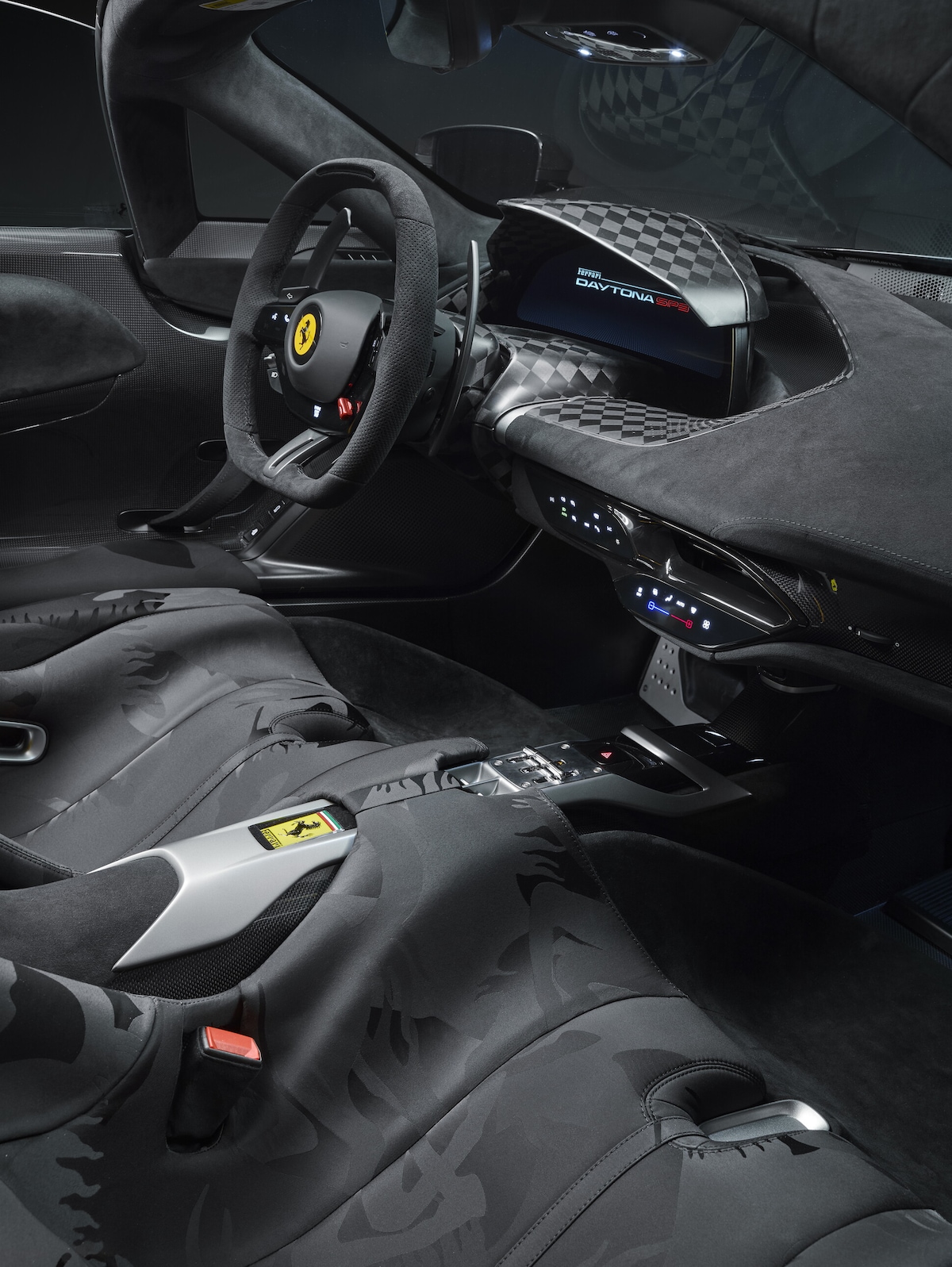 Ferrari SP3 Daytona, esemplare unico all'asta per beneficenza