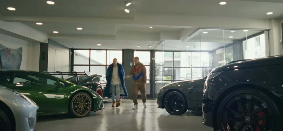 Dall'Abarth di Fedez alla Ford di Noemi: le auto delle canzoni estive 2025