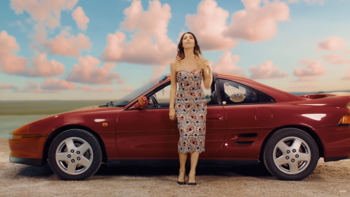 Dall'Abarth di Fedez alla Ford di Noemi: le auto delle canzoni estive 2025