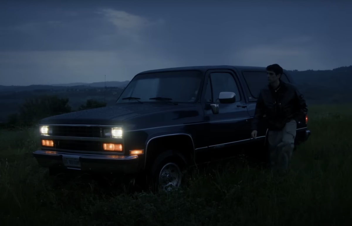 Dall'Abarth di Fedez alla Ford di Noemi: le auto delle canzoni estive 2025