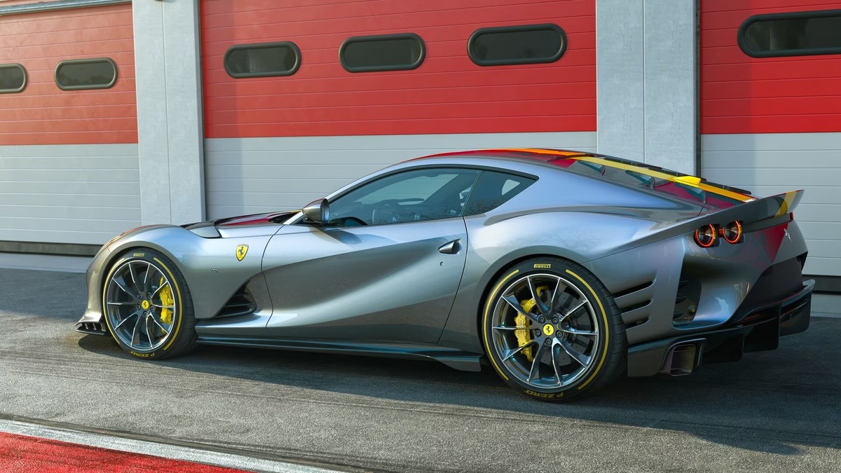 Le 10 Ferrari stradali più potenti di sempre