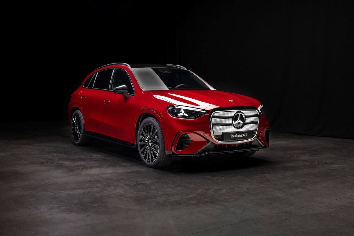 Mercedes GLC elettrica, la stella con il maxi schermo