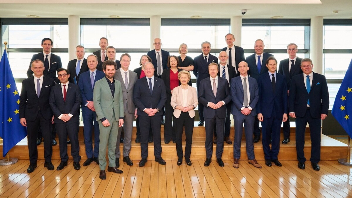 Auto elettrica e obiettivi sulle emissioni, Acea: l'Europa adegui le regole alla realtà