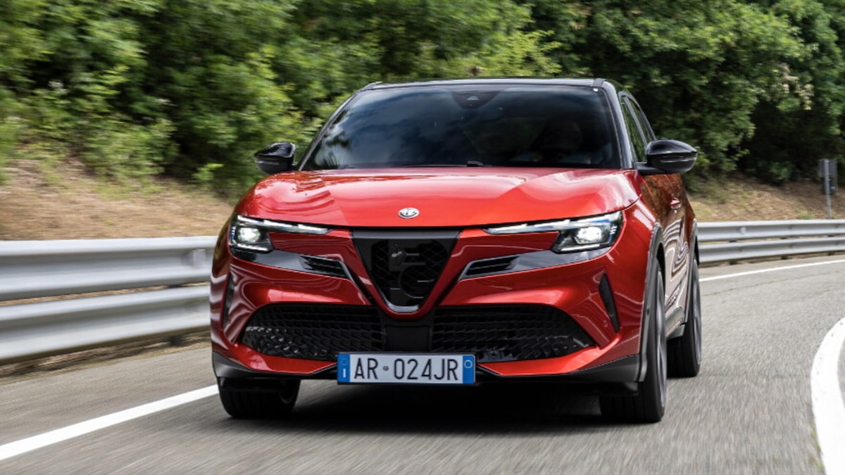 Alfa Romeo Junior Veloce elettrica, tre motivi per comprarla, ma con qualche riserva
