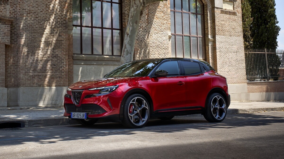 Alfa Romeo Junior 2026, arrivano gli allestimenti Sprint e Ti