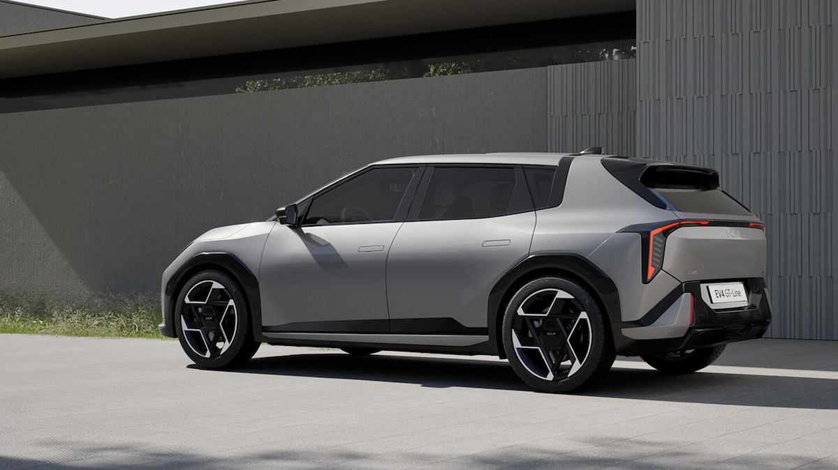Kia EV4, la famiglia delle elettriche si allarga con una nuova hatchback