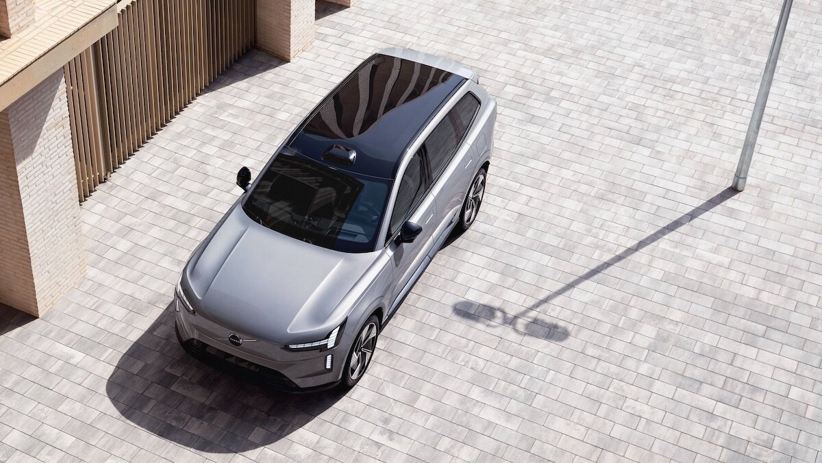 Volvo EX90 2026 cambia la sostanza: ricarica potenziata e molto altro