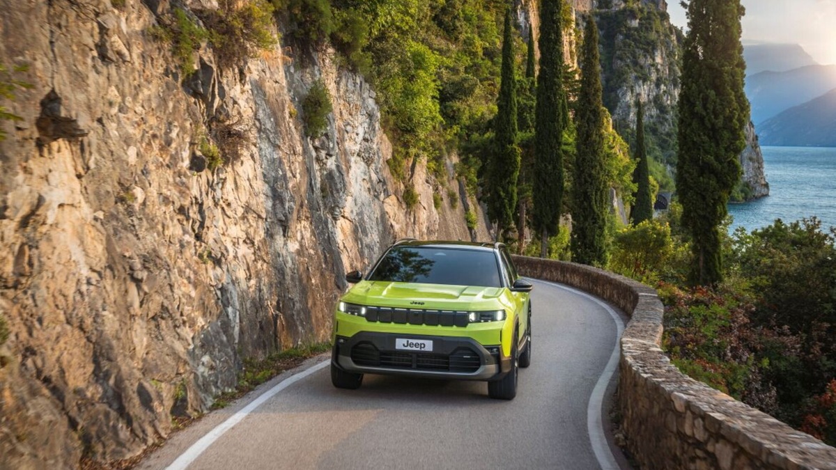 Nuova Jeep Compass, ordini aperti: i prezzi di Altitude e First Edition