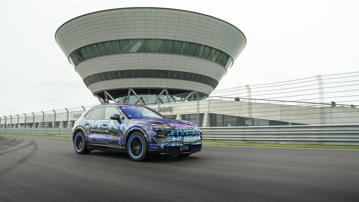 Porsche Cayenne elettrica, il Suv che va come una sportiva