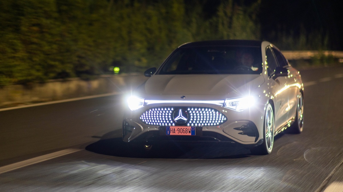 700 km sul GRA di Roma con una ricarica: la sfida di Mercedes con la CLA elettrica