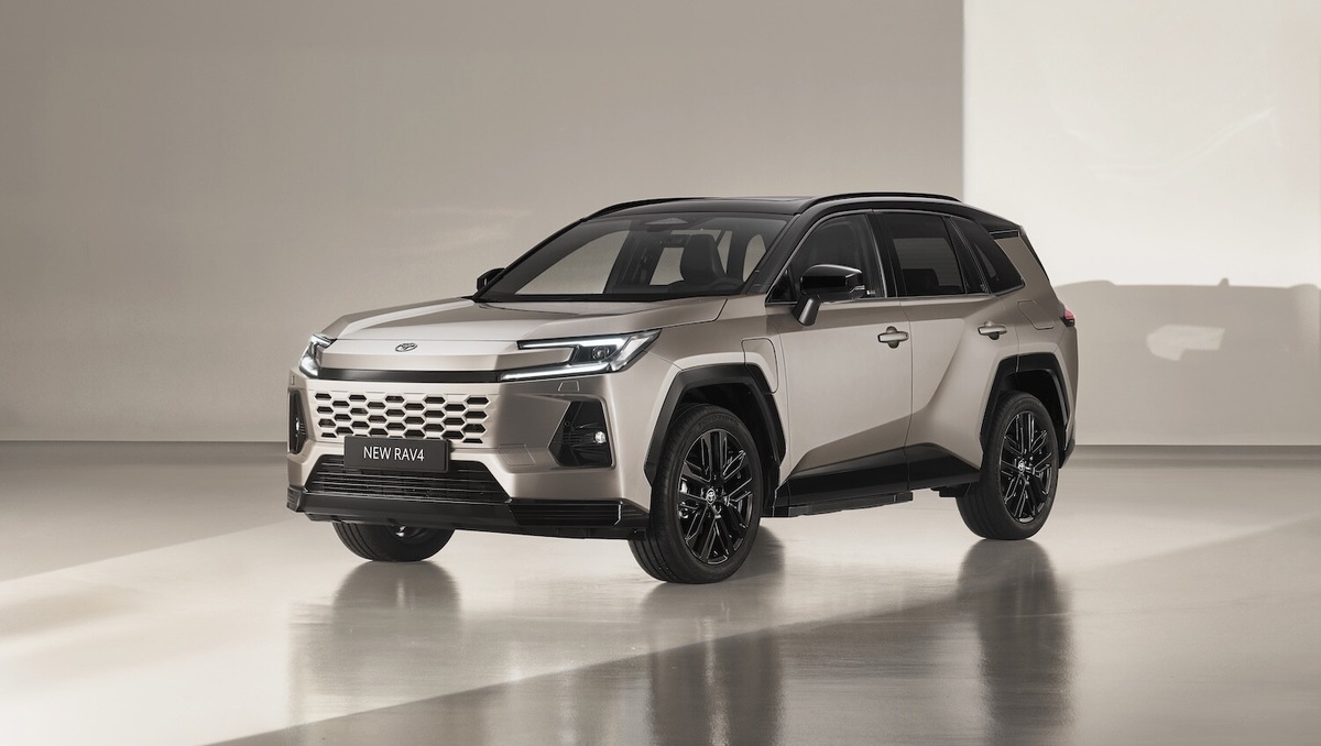 Nuova Toyota Rav4, i prezzi delle full hybrid e la promo lancio