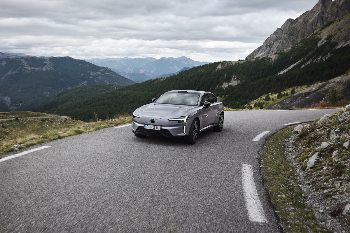 Volvo ES90, la prova