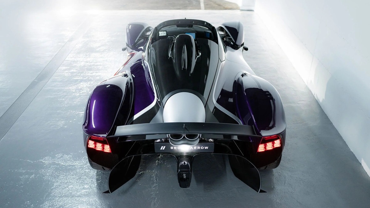 La Aston Martin Valkyrie Spider numero 39 è in vendita