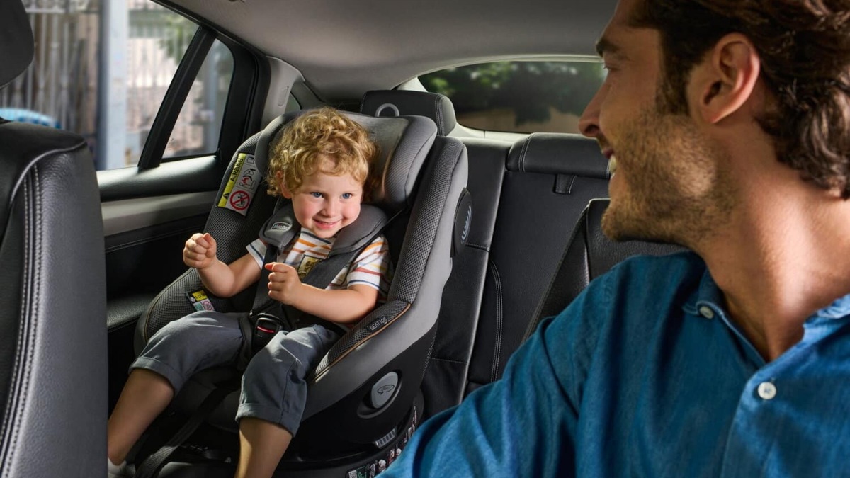 Sicurezza bambini in auto, la metà degli adulti non conosce le regole