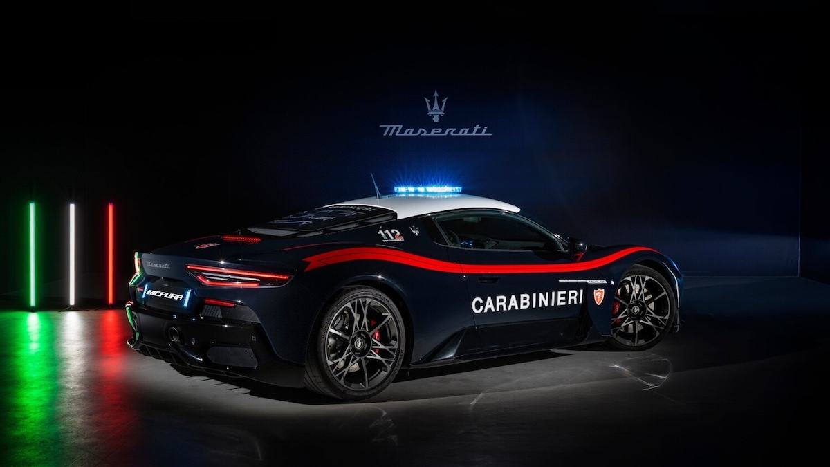 Maserati McPura e Alfa Romeo Giulia Quadrifoglio livrea Carabinieri